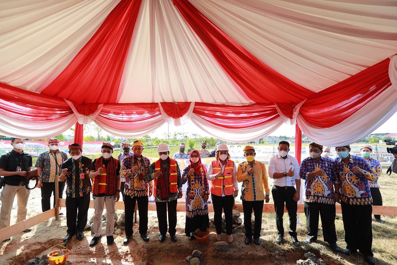 Peletakan Batu Pertama SMAN 4 dan SMKN 4